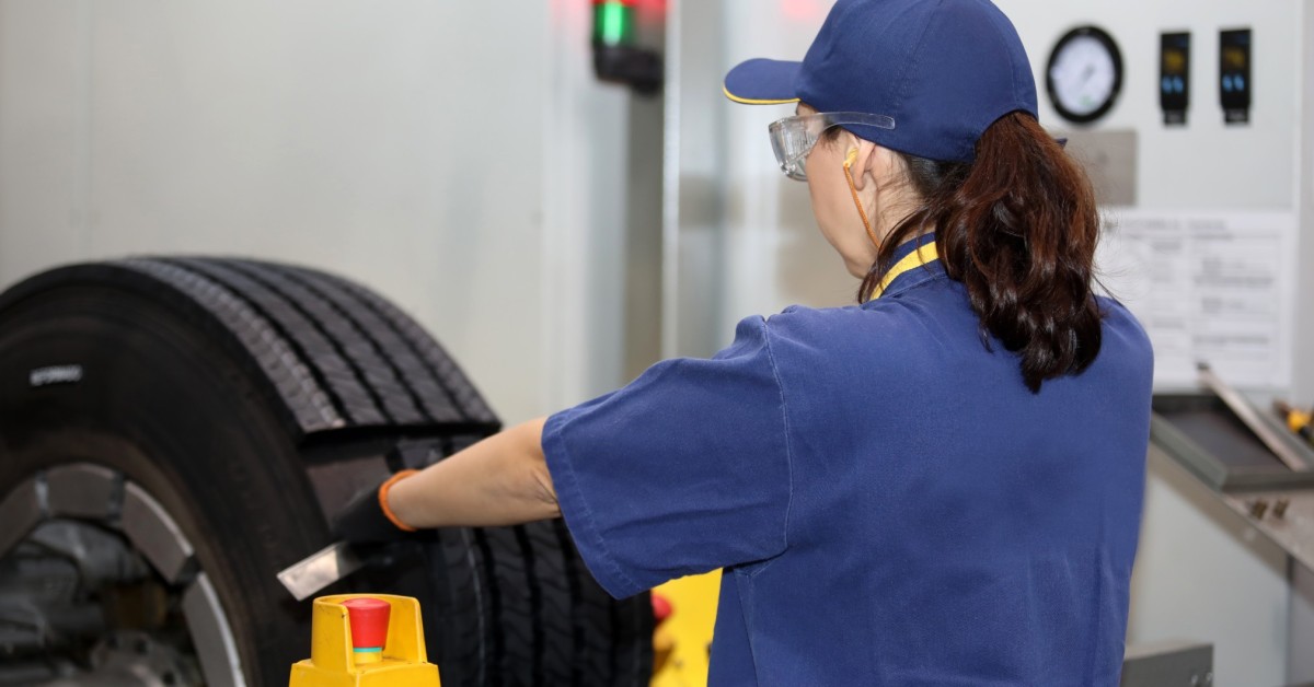 Installateur de pneus et roues