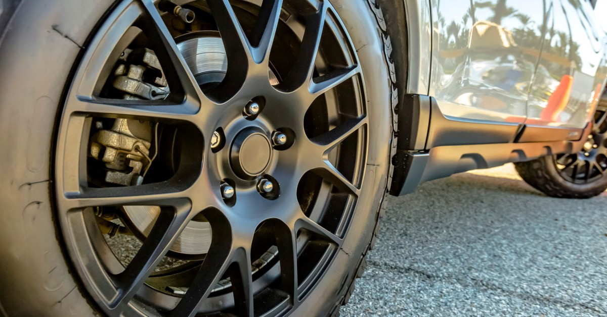 Technician – Anti-rust, new vehicle preparation, and accessories